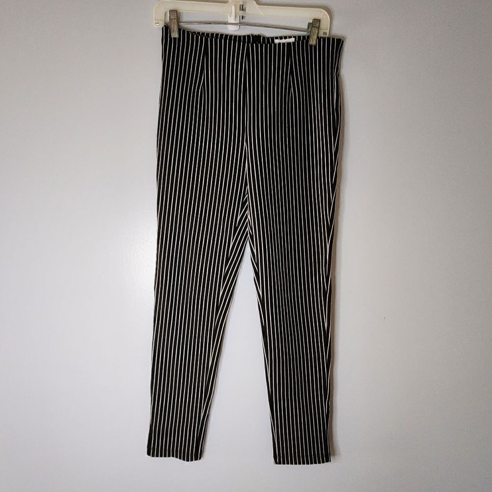 Princess Polly striped black and white cropped side zip close dress pants size 8